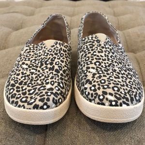TOMS Oxford Tan Cheepard Microfiber Sneaker. NEW